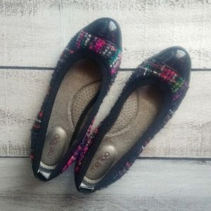 Me Too patterned flats